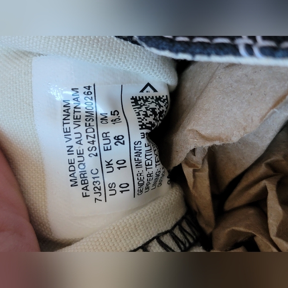 Adorable Toddler Converse Trainers, Size 10 (toddler) EUC. - Picture 6 of 8